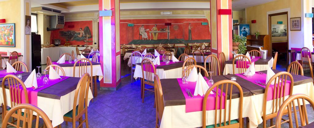Hotel La Fenice Lignano Sabbiadoro Exterior photo