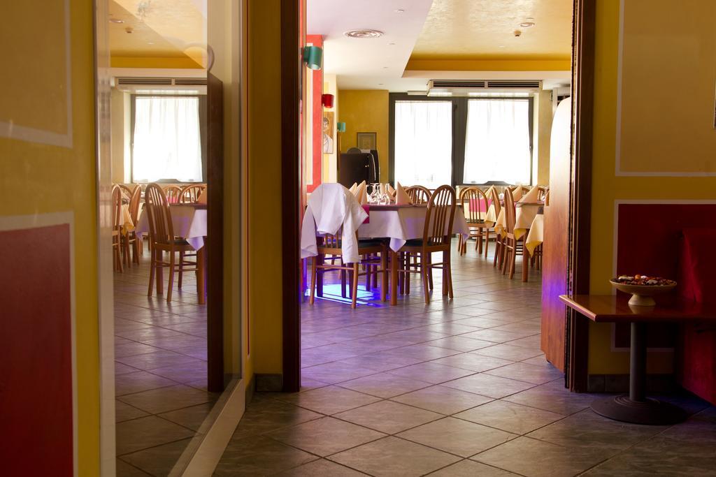 Hotel La Fenice Lignano Sabbiadoro Exterior photo